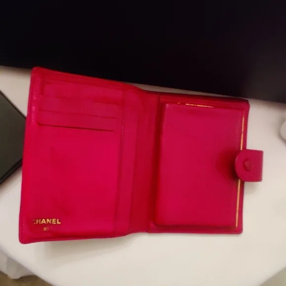 🔥🔥🔥CHANEL Red CC Logo Cavair Wallet Authentic - Picture 4 of 10